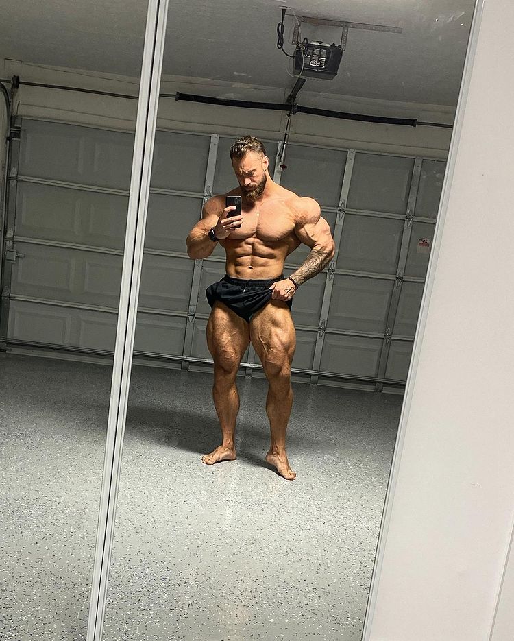 chris bumstead training tips